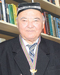 Азизхон Қаюмов (1926-2018)